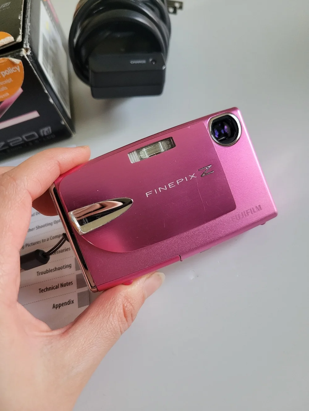FUJIFILM FinePix Z20fd Pink 10.0MP 3x Optical Zoom Digital Camera Complete Box